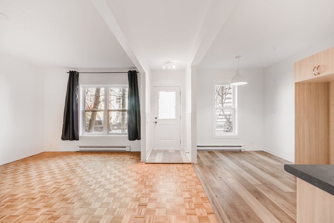 House in Montréal, Quebec, Canada 2 - 17856141