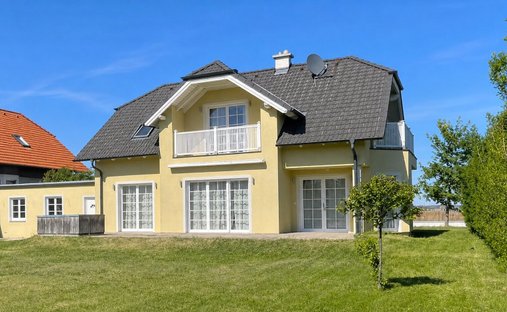 House in Weikersdorf am Steinfelde, Lower Austria, Austria 1