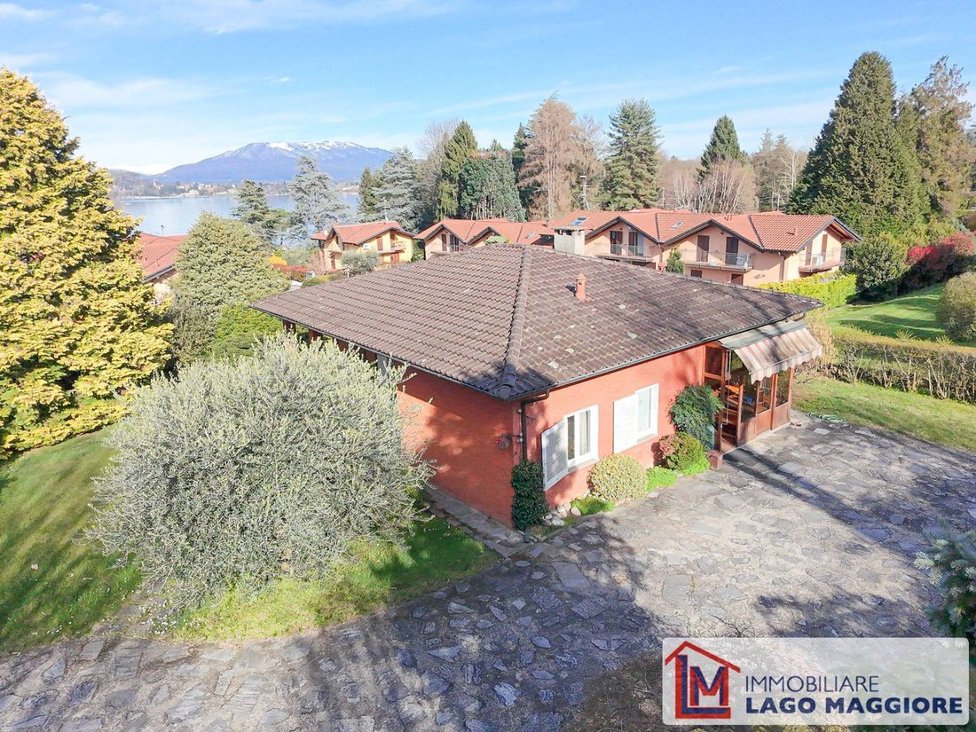Villa in Ranco, Lombardy, Lombardy, Italy 4 - 17857107