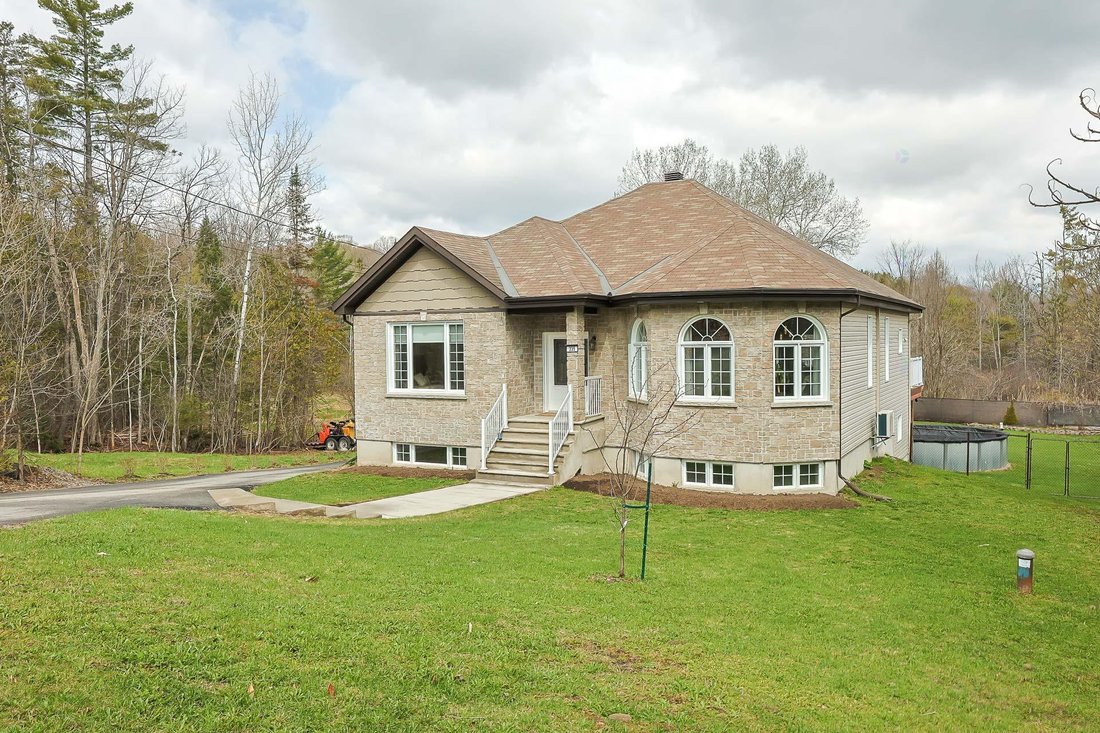 House in Cantley, Quebec, Canada 2 - 17278646