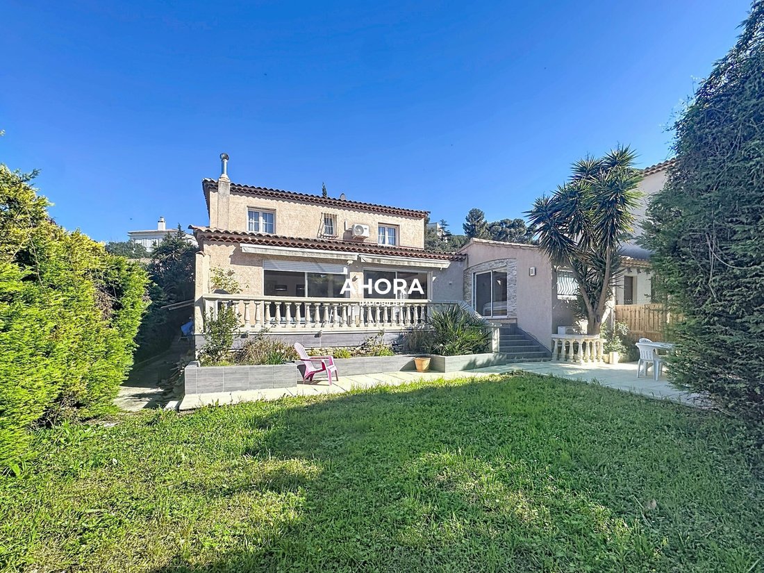 Villa in Vaufrèges, Marseille, Provence-Alpes-Côte d'Azur 3 - 17439904