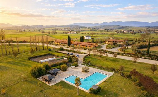 Casa di campagna a Spoleto, Umbria, Italia 1