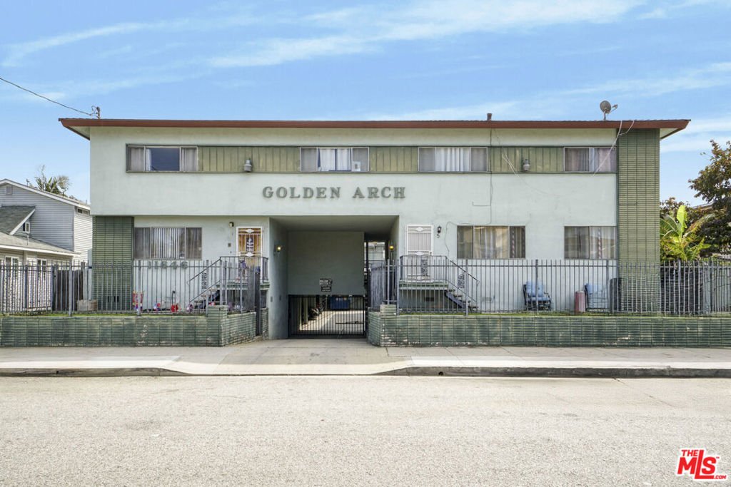 Hawthorne, California, United States 1 - 17854800