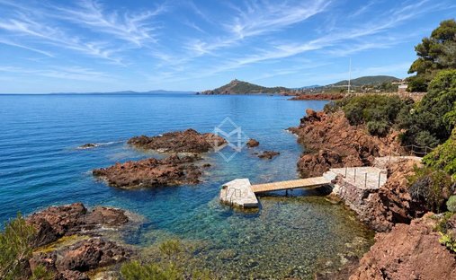 Villa à Le Dramont-Agay-Anthéor-Le Trayas, Saint-Raphaël, France 1
