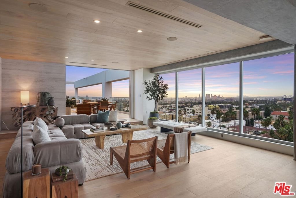 Condo in Los Angeles, California, United States 5 - 17854821