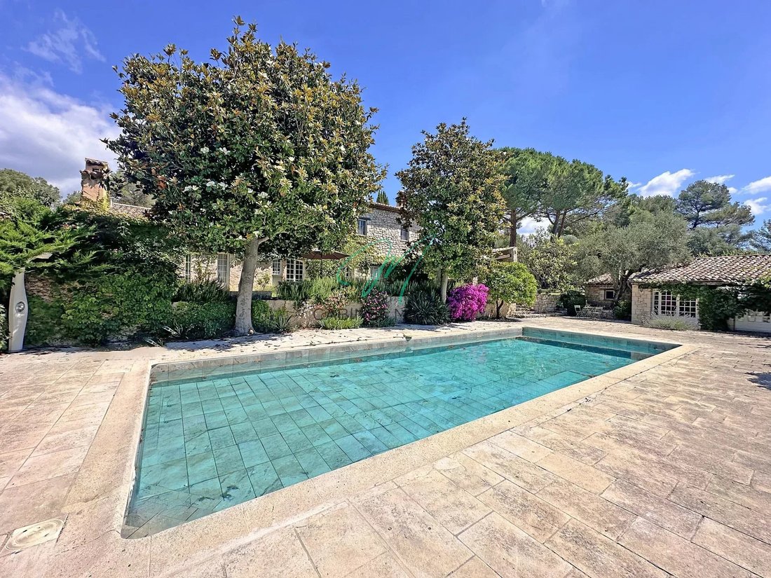 Villa in Mazan, Provence-Alpes-Côte d'Azur, France 2 - 17852166