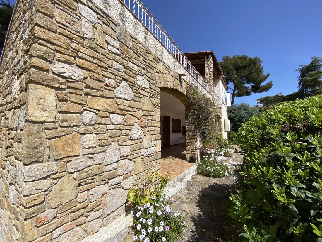 House in Bandol, Provence-Alpes-Côte d'Azur, France 3 - 17853136