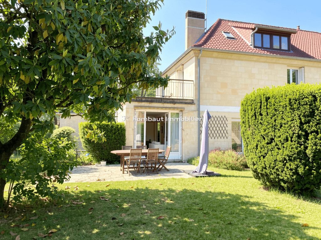 House in Bourg-La Feuillaume Nord, La Celle-Saint-Cloud, France 1 - 17525619