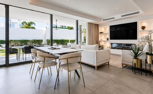 Apartment in Estepona, Andalusia, Spain 1