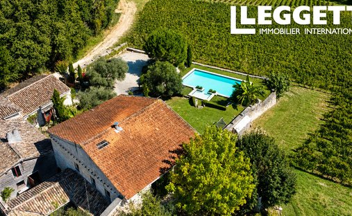 House in Bourg, Nouvelle-Aquitaine, France 1