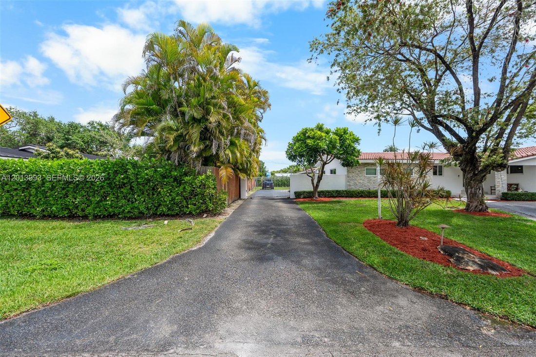 House in Miami, Florida, United States 4 - 17851796