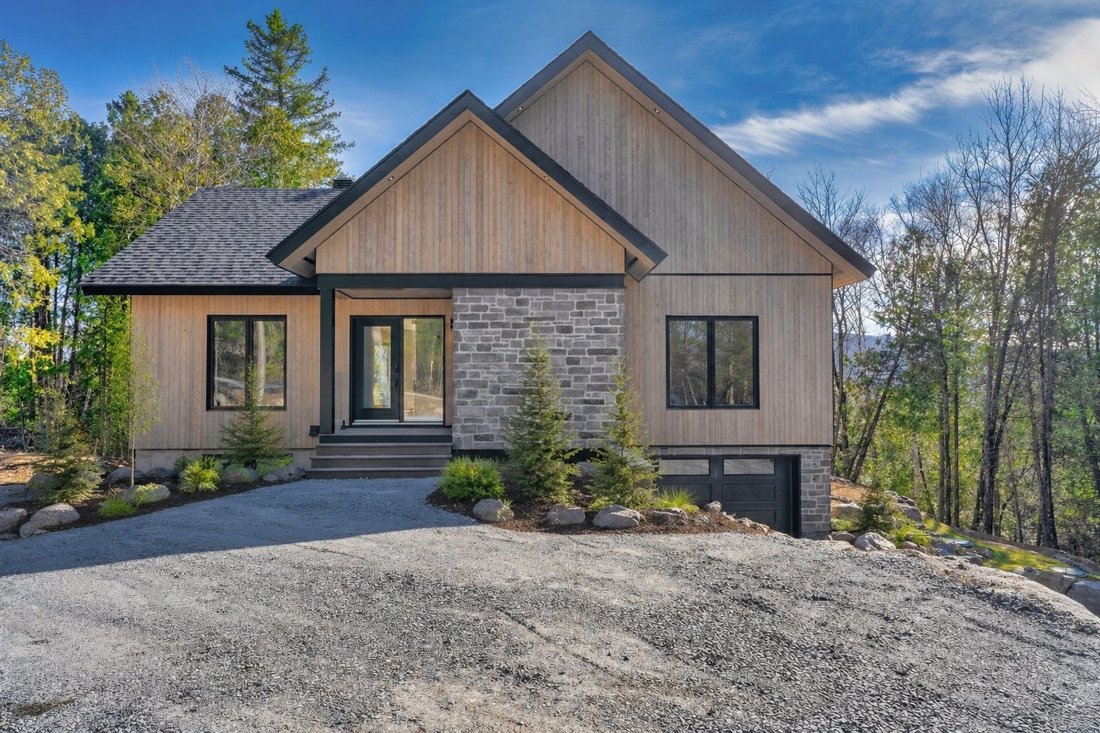 House in Mont-Tremblant, Quebec, Canada 1 - 17855872