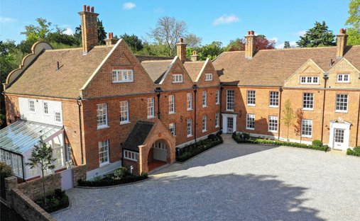 Haus in London Borough of Barnet, England 1