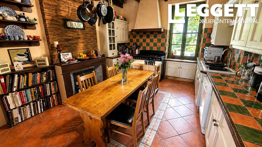 Farm Ranch in Lauzun, Nouvelle-Aquitaine, France 3 - 17856483