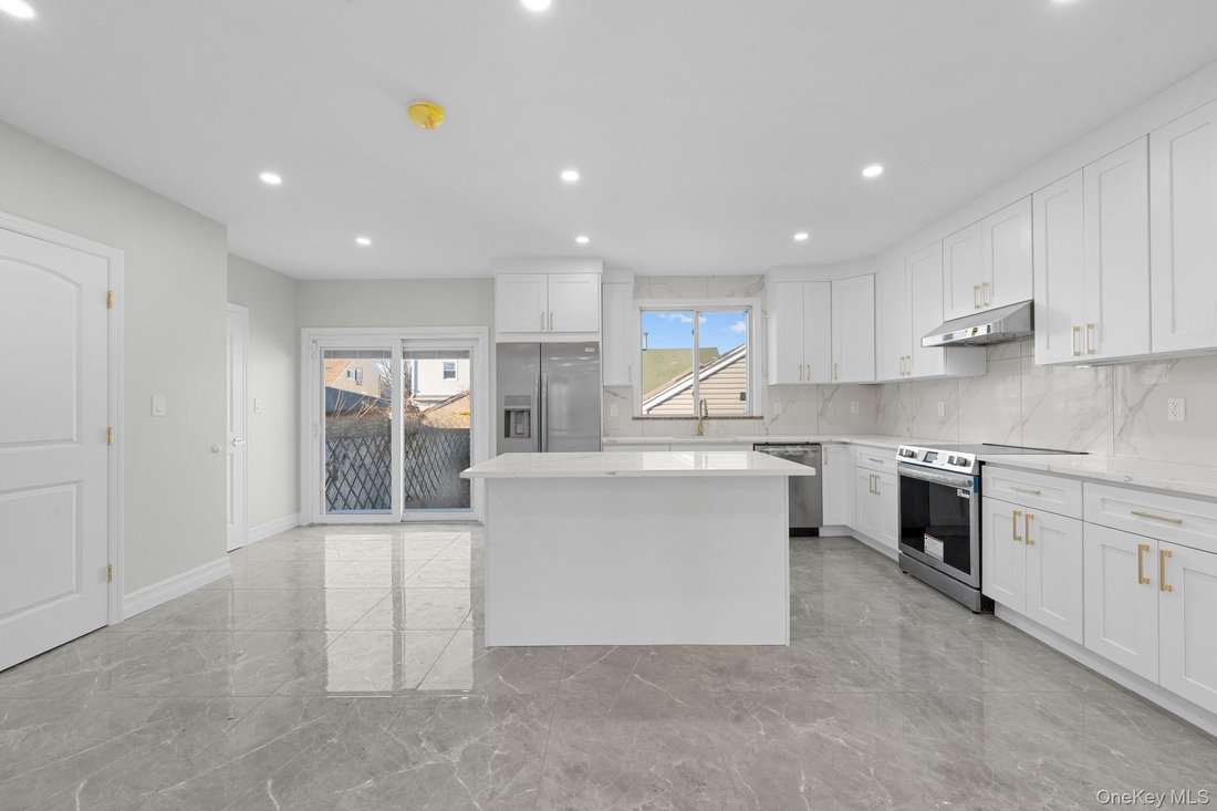 House in New York, New York, United States 3 - 17854936