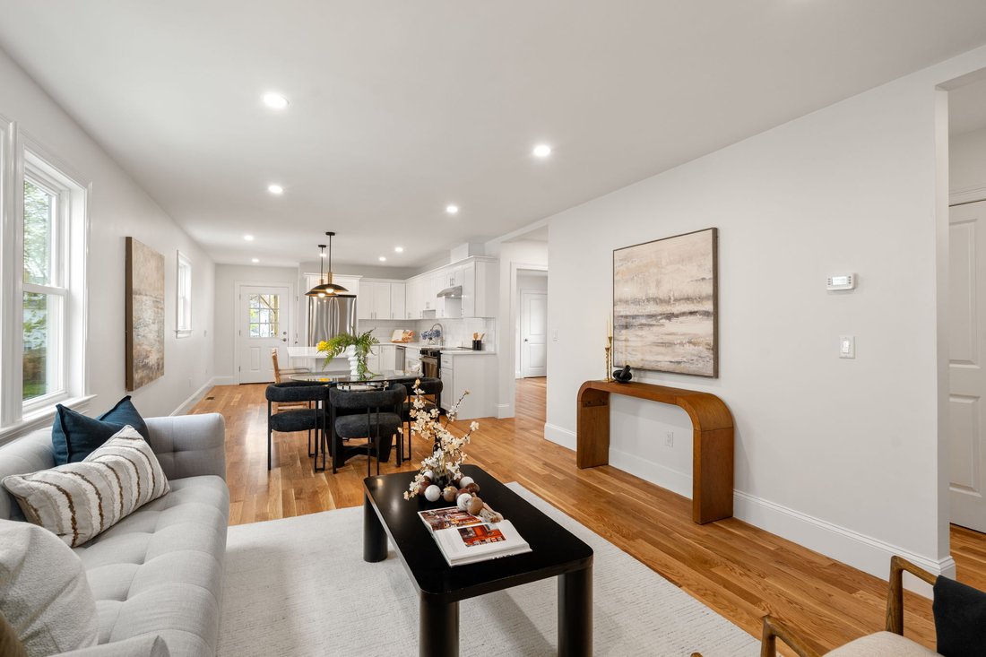Condo in Medford, Massachusetts, United States 5 - 17857305
