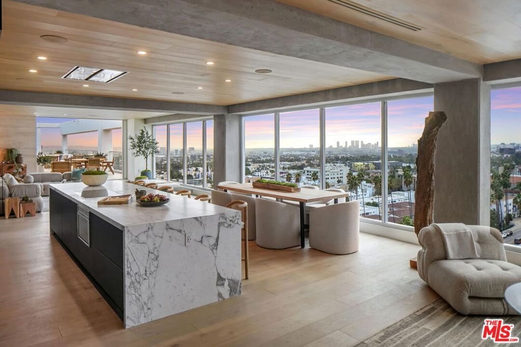 Condo in Los Angeles, California, United States 1 - 17854821