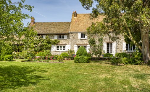 House in Longnes, Ile-de-France, France 1