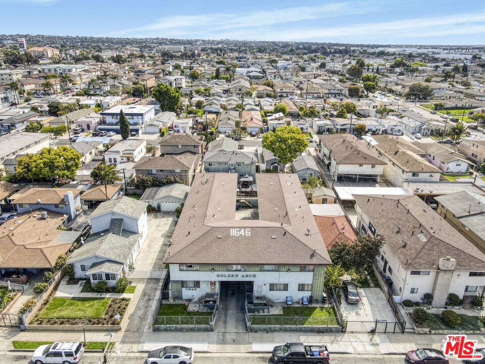 Hawthorne, California, United States 4 - 17854800