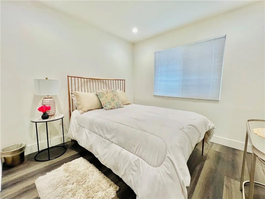 Los Angeles, California, United States 5 - 17855384