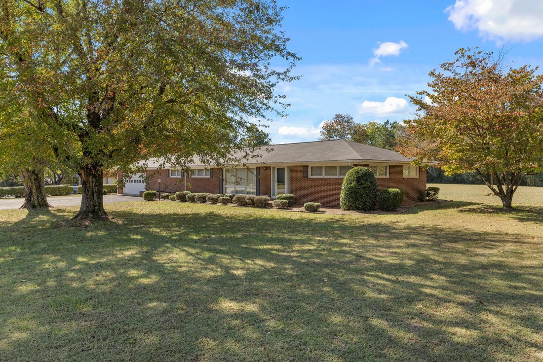 House in Lawrenceburg, Tennessee, United States 2 - 17855685