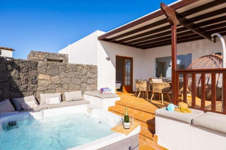 Villa in Playa Blanca, Yaiza, Spain 3 - 17851507