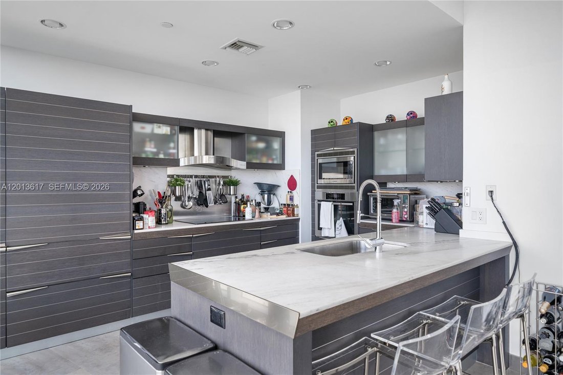 Condo in Miami, Florida, United States 4 - 17855158