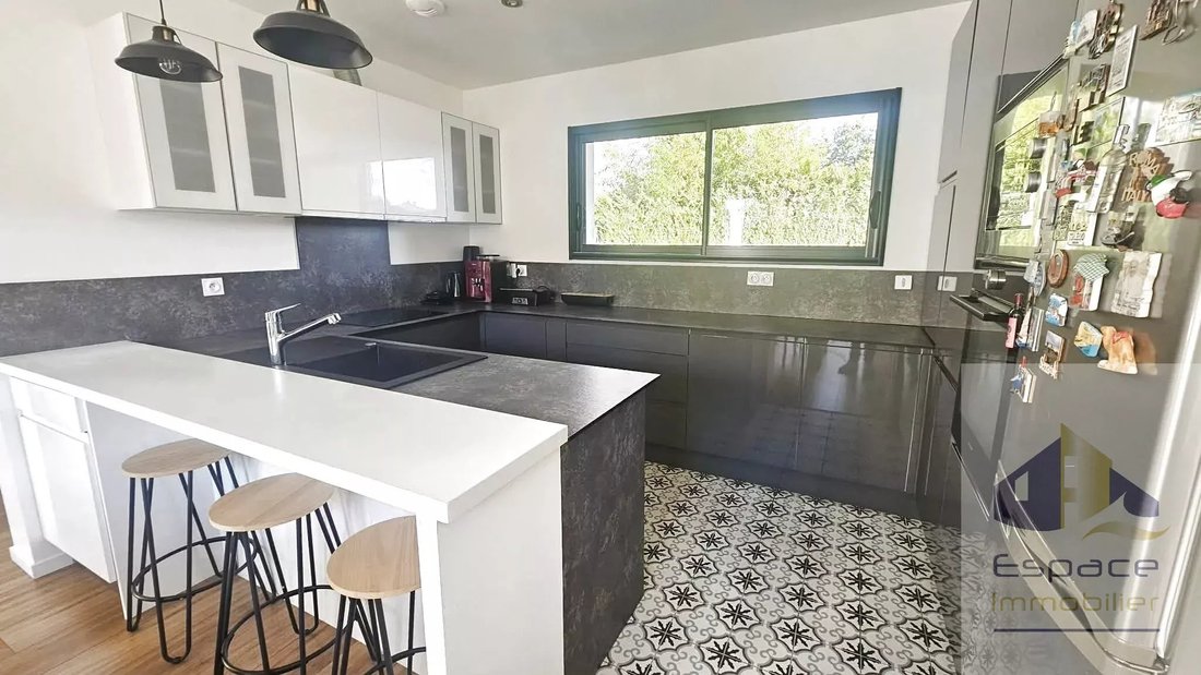 House in Aigrefeuille-d'Aunis, Nouvelle-Aquitaine, France 4 - 17855858