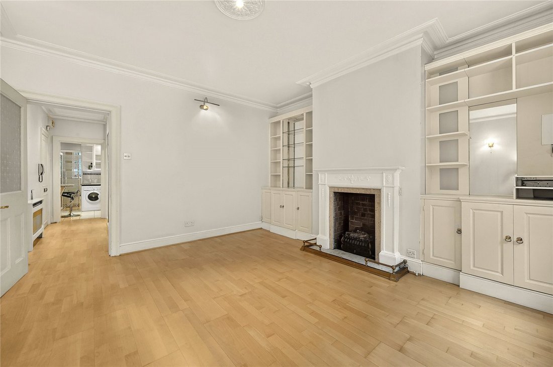 Apartment in Fitzrovia, Camden, England 3 - 17852977