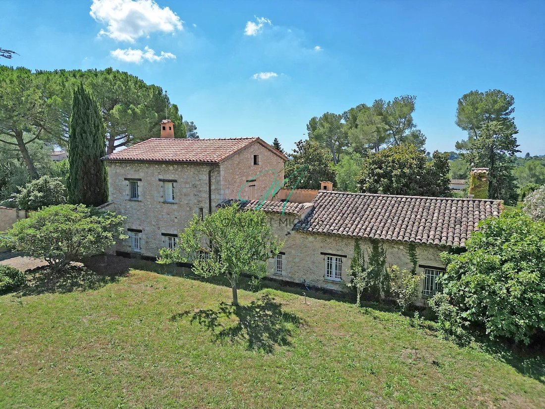Villa in Mazan, Provence-Alpes-Côte d'Azur, France 1 - 17852166