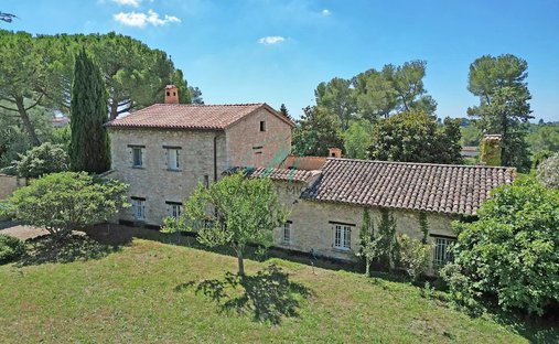 Villa in Mazan, Provence-Alpes-Côte d'Azur, France 1
