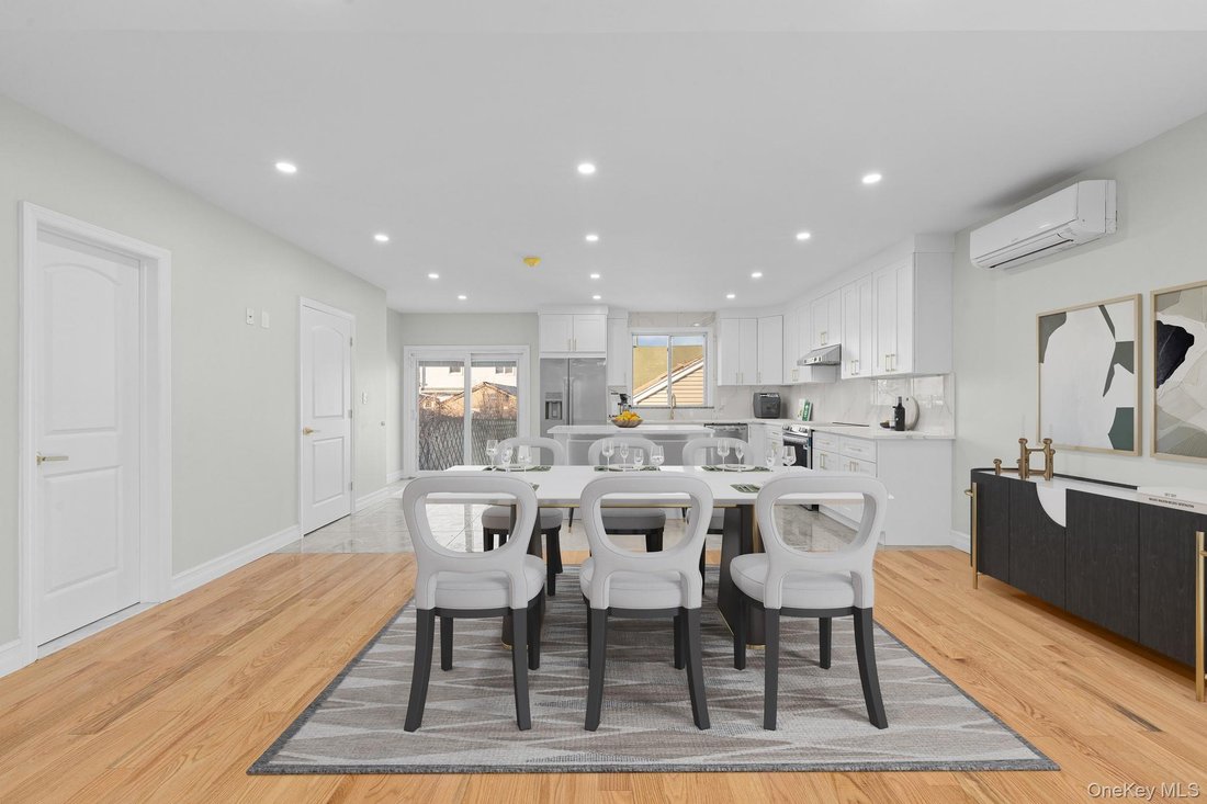 House in New York, New York, United States 2 - 17854936