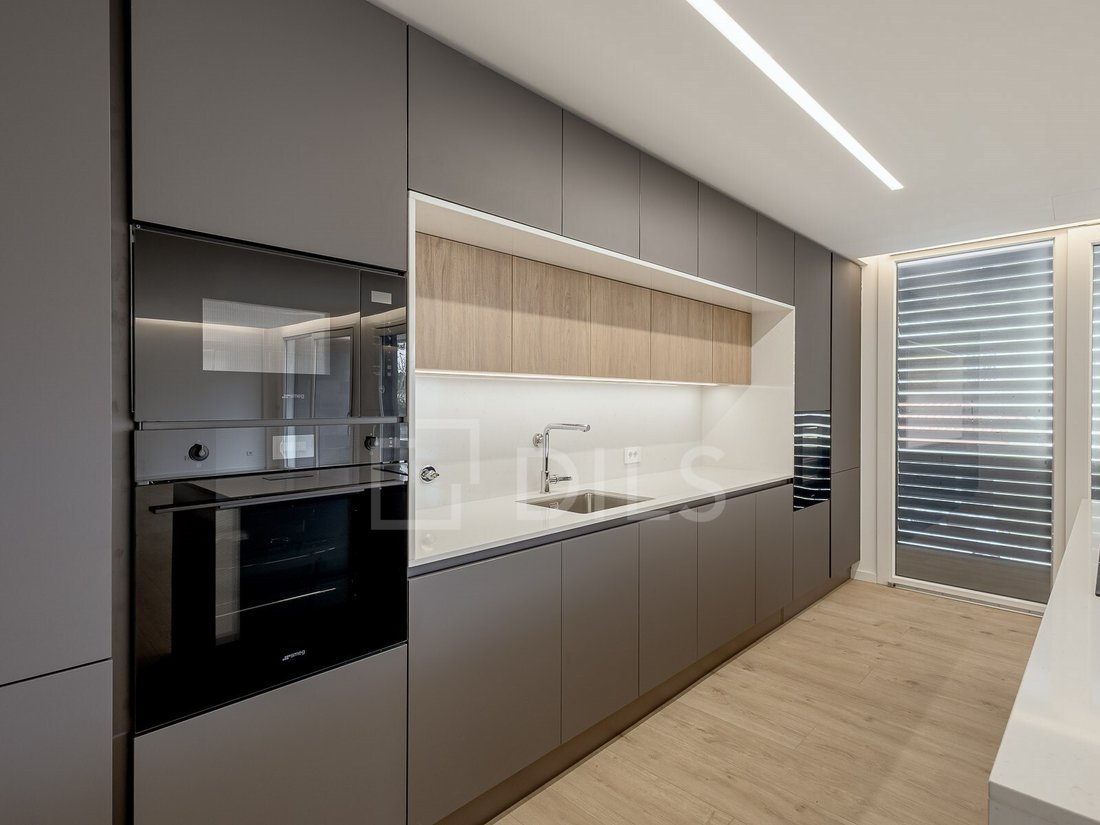 Apartment in Parede, Lisbon, Portugal 2 - 15537006