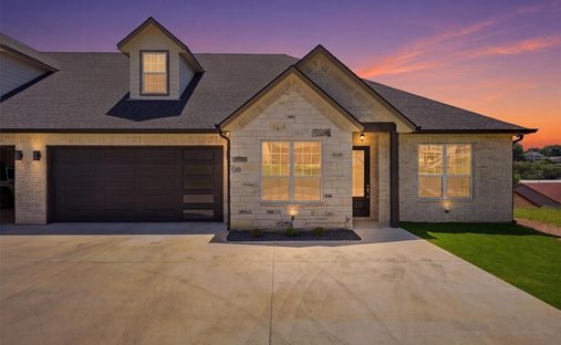 House in Granbury, Texas, United States 1