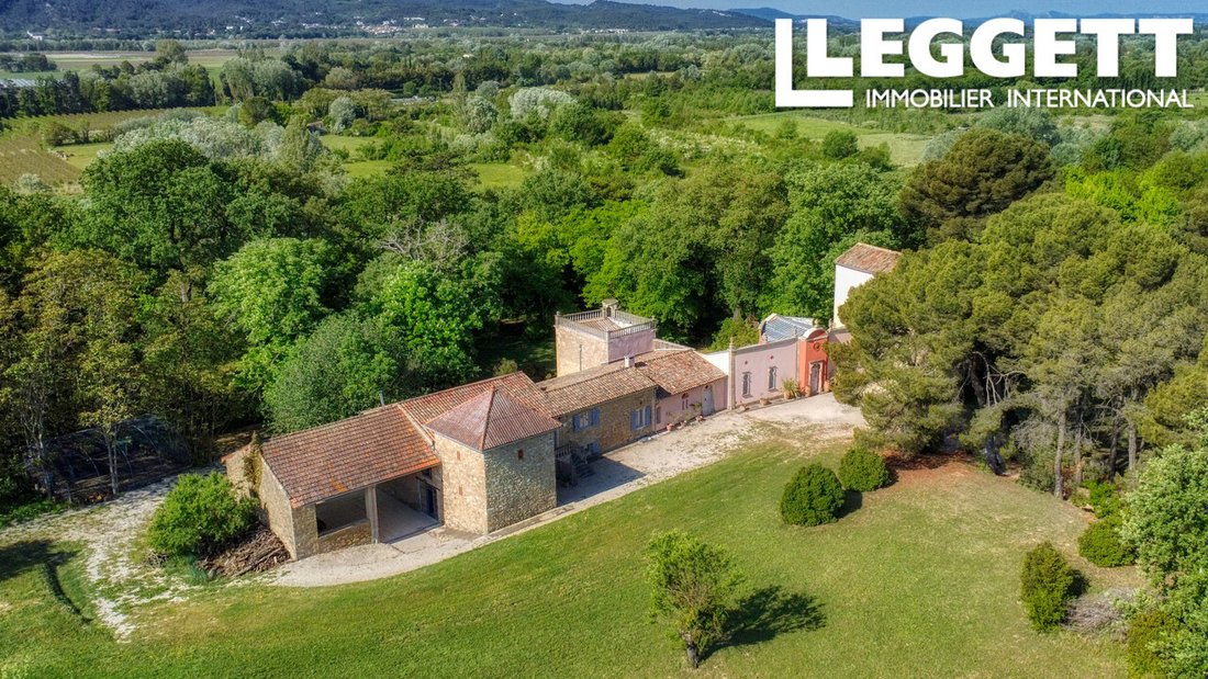 Villa in Lourmarin, Provence-Alpes-Côte d'Azur, France 2 - 17856489