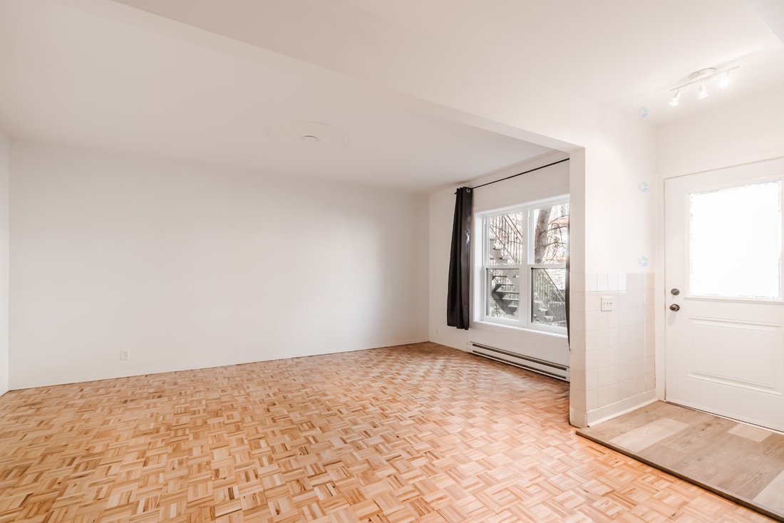 House in Montréal, Quebec, Canada 3 - 17856141