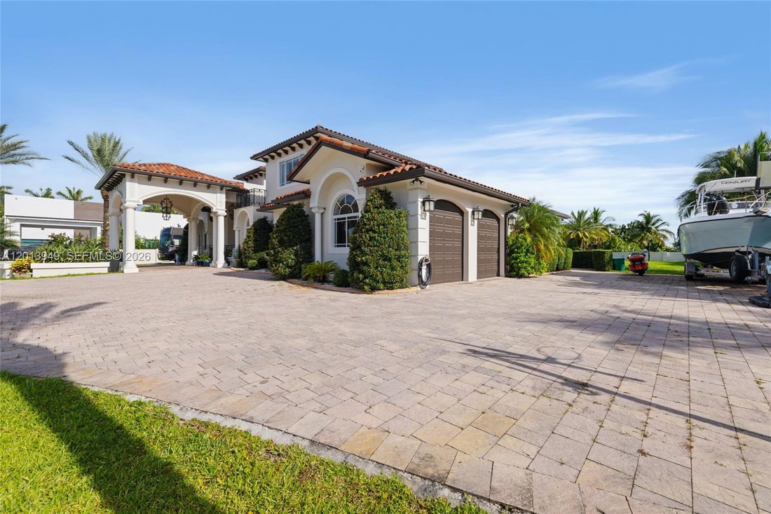 House in Miami Lakes, Florida, United States 5 - 17855199