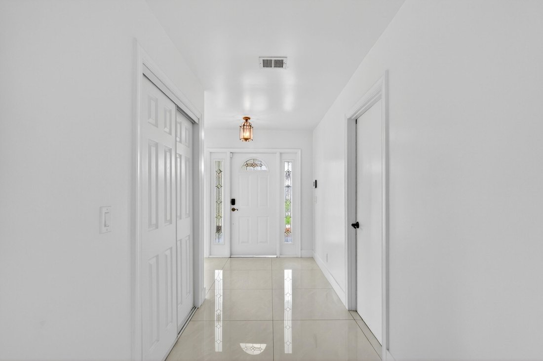 House in West Palm Beach, Florida, United States 5 - 17855429