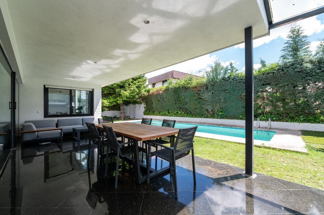 Villa in La Moraleja, Alcobendas, Comunidad de Madrid 2 - 17852976