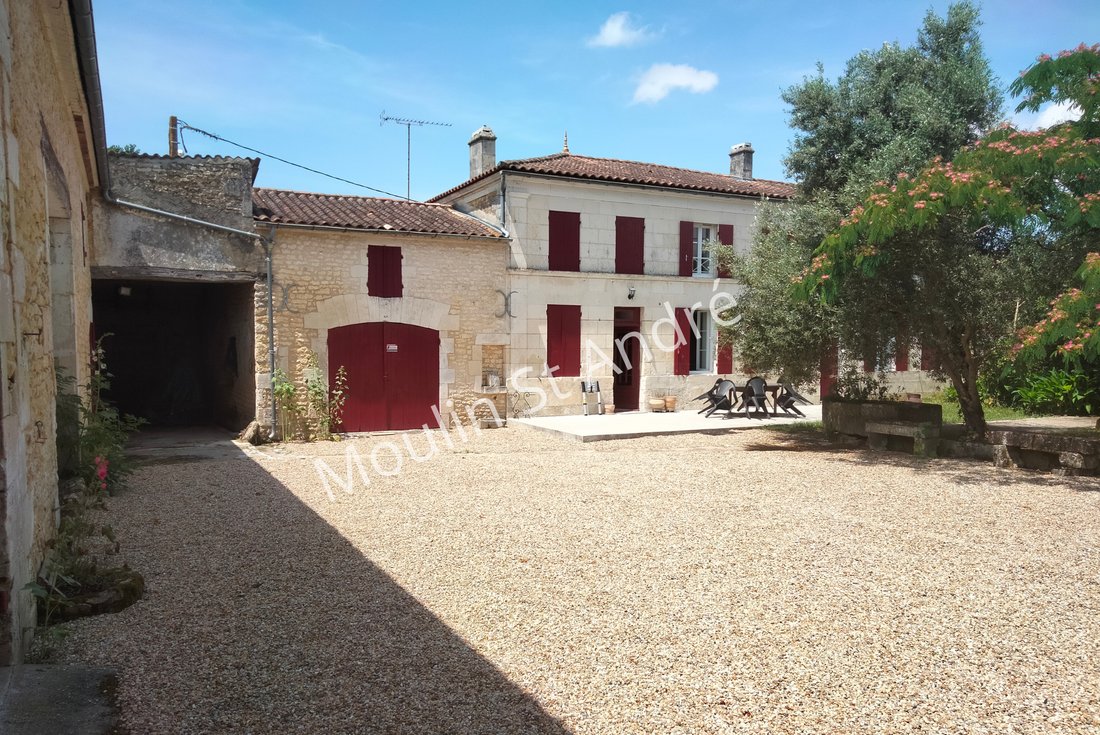 House in Saint-Andre-de-Lidon, Nouvelle-Aquitaine, France 2 - 17856144