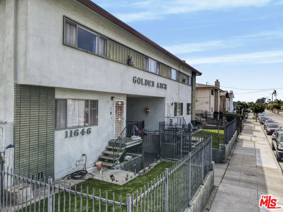 Hawthorne, California, United States 3 - 17854800