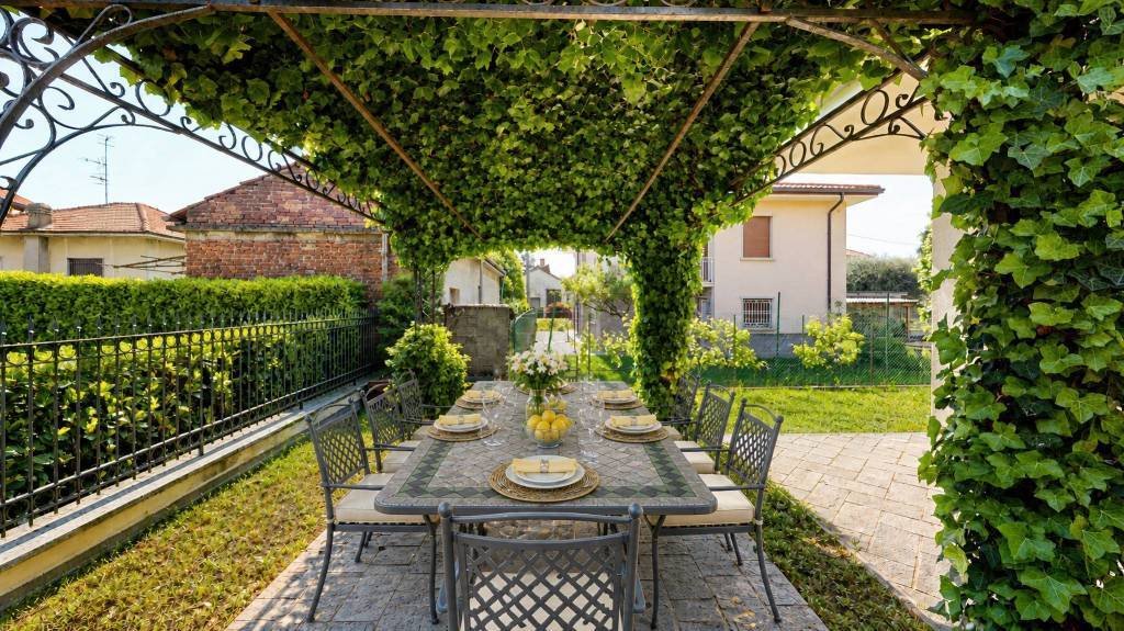 Villa in Center, Gallarate, Lombardy 4 - 17851688