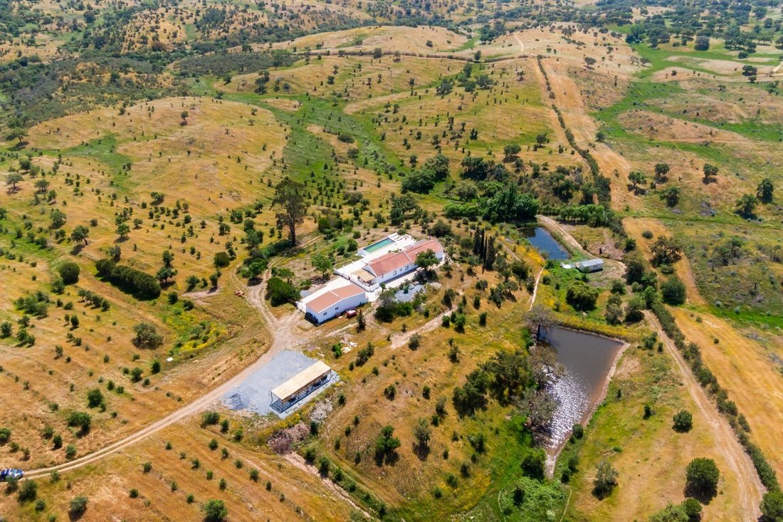 Villa in Azinheira dos Barros e Sao Mamede do Sadao, Setubal, Portugal 1 - 17851633