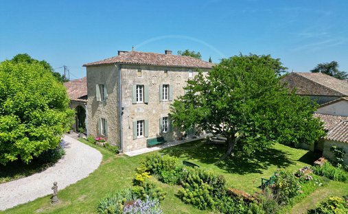 Villa in Sauveterre-de-Guyenne, Nouvelle-Aquitaine, France 1