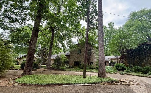 House in Crockett, Texas, United States 1