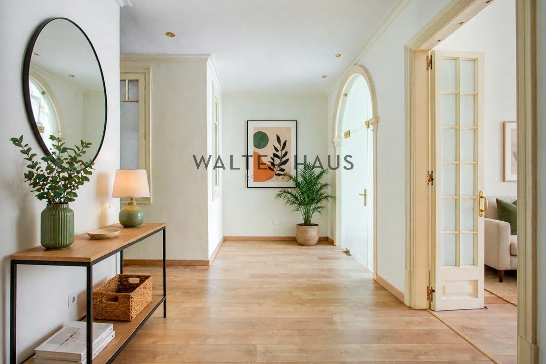 Apartment in Eixample, Barcelona, Spain 1 - 16408835