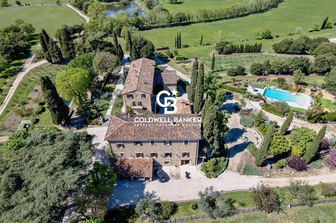 Estate in Ampus, Provence-Alpes-Côte d'Azur, France 1 - 17853215