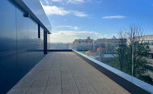 Apartment in Cedofeita, Santo Ildefonso, Se, Miragaia, Sao Nicolau e Vitoria, Porto District, Portugal 1