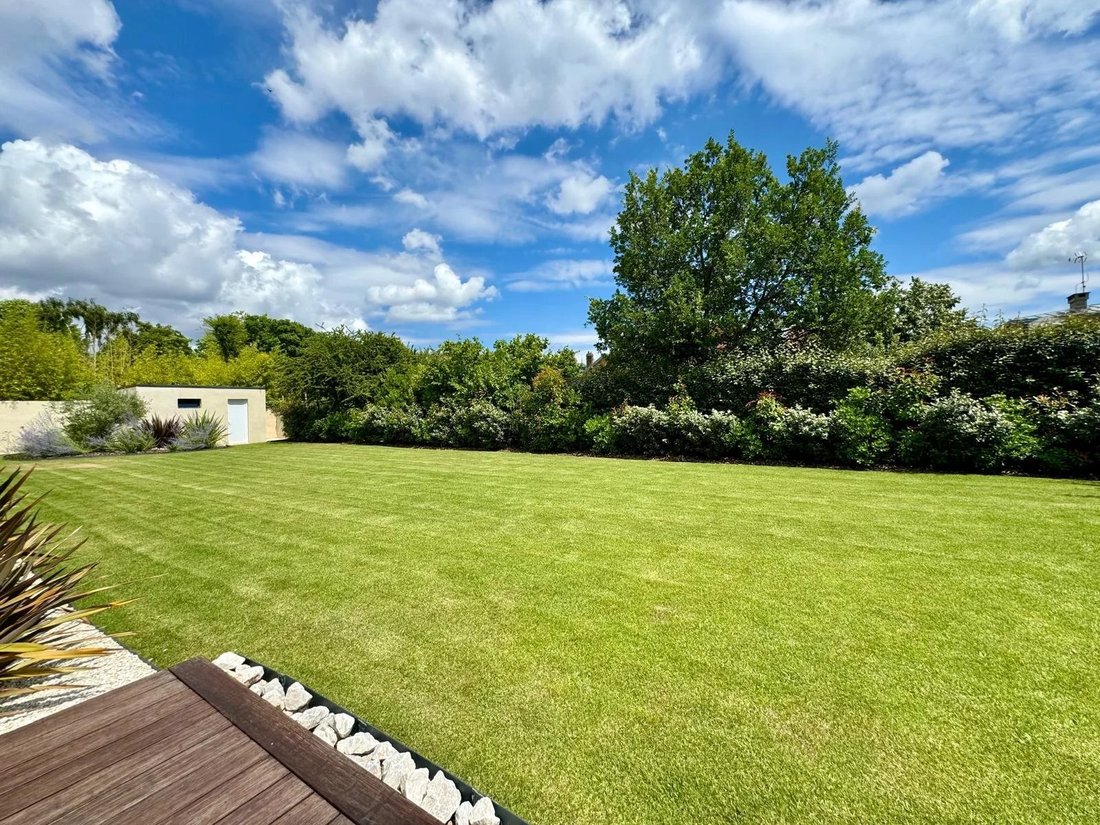 Estate in Le Vésinet, Ile-de-France, France 4 - 17853004