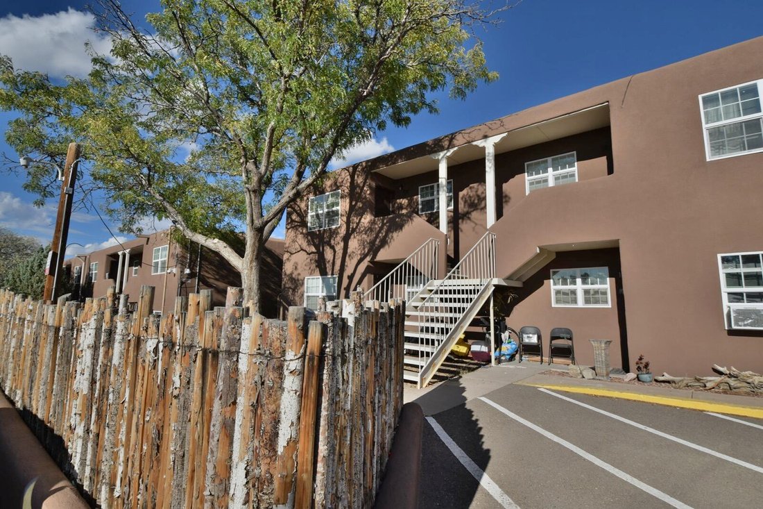 Santa Fe, New Mexico, United States 5 - 17851831
